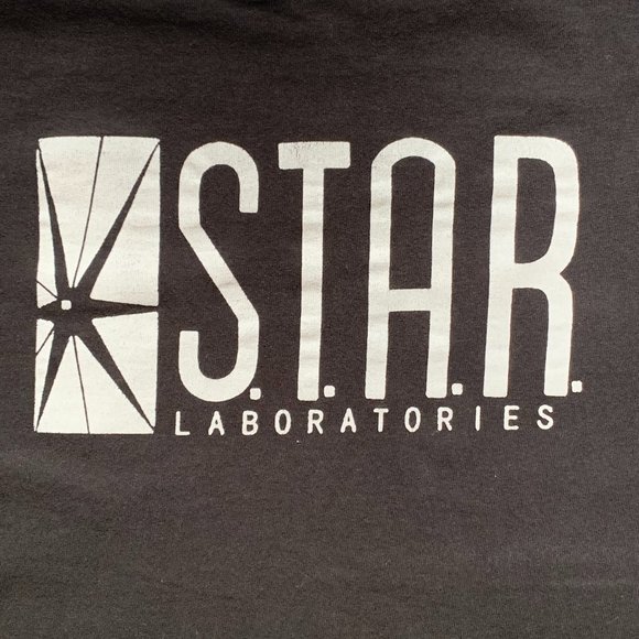 The Flash S.T.A.R. Laboratories Men's Tee Shirt - Picture 2 of 3